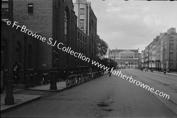 FITZWILLIAM STREET BIKES OUTSIDE REPARATION  CHURCH